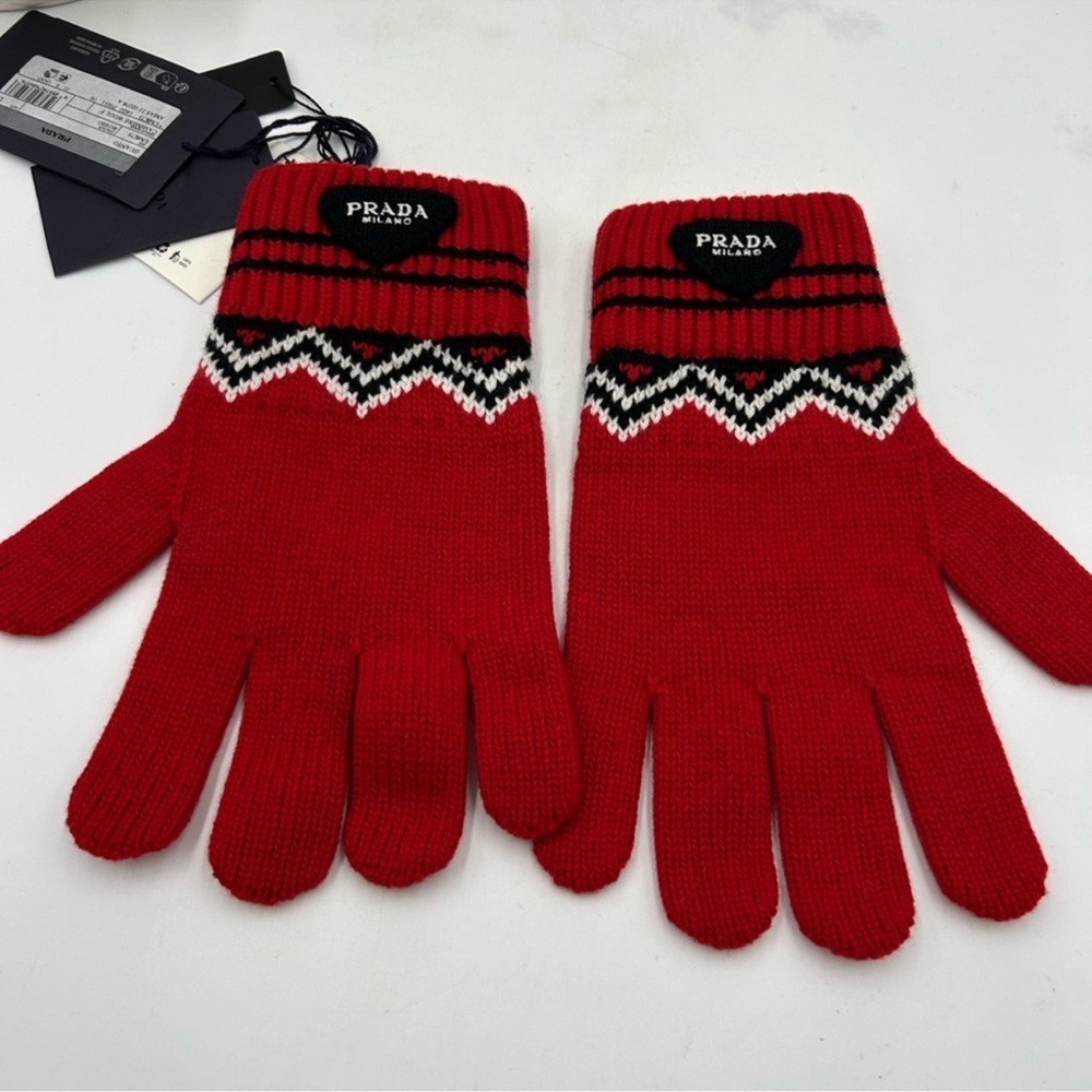 Unisex Prada wool/cashmere knit, gloves, size large maiden in Italy - Picture 4 of 7